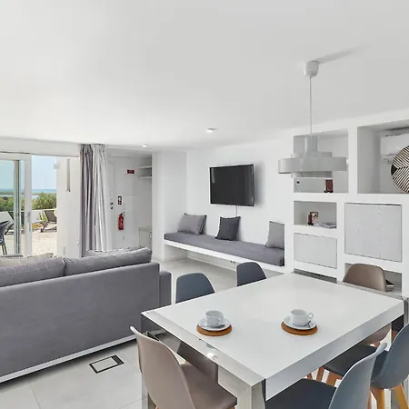 Hébergement de vacances Casa Do Levante3 Bedrooms With Sea View *